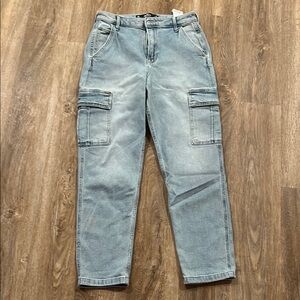 Hollister Ultra High Rise Mom Jean